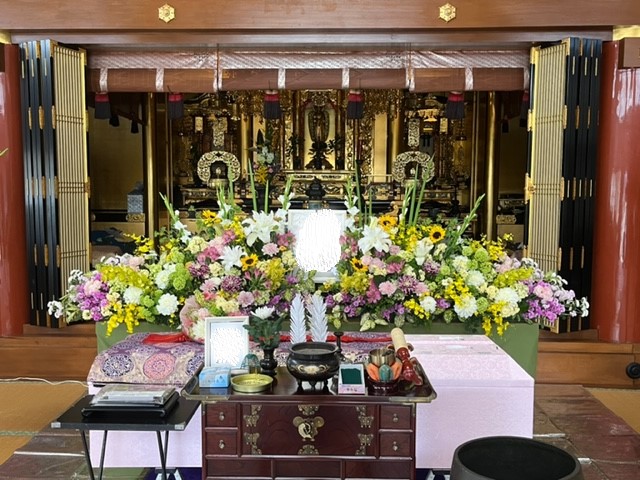 家族葬、寺院にて